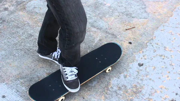 How to Do a Heelflip: A Comprehensive Guide for Skateboarders